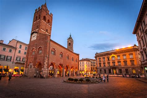 I migliori annunci di Gay a Monza E Della Brianza 